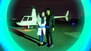 ヘリコプターとカップル